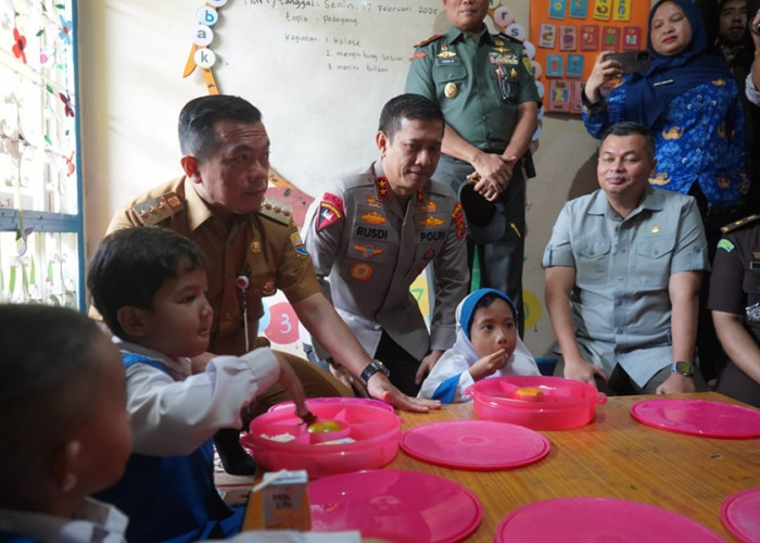 Launching Makan Bergizi Gratis, Gubernur Jambi Al Haris Pastikan Proses Lancar dan Menu Sehat untuk Anak