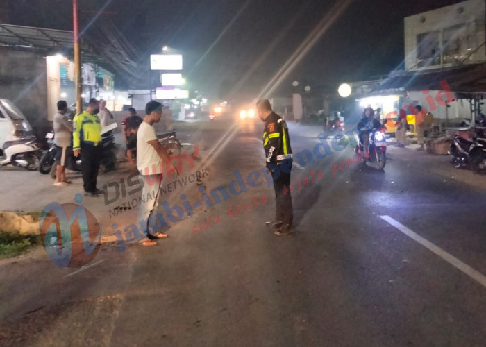 Kecelakaan 2 Motor di Alam Barajo, 3 Orang Luka-Luka usai Tabrakan Dekat Alfamart