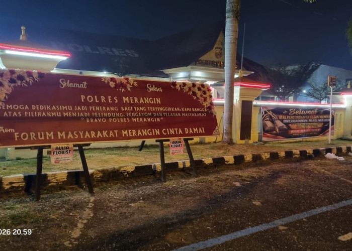 1 Oktober, Polres Merangin Banjir Spanduk dan Papan Ucapan 