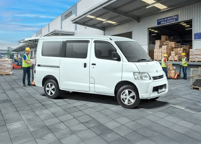  Solusi Logistik Perkotaan Makin Praktis, Daihatsu Gran Max Blind Van Kini Hadir dengan Transmisi Otomatis