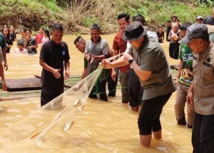 Bupati Merangin, H M Syukur Didampingi Wabup Buka Lubuk Larangan Telun