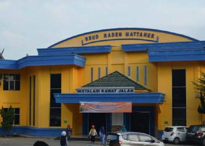 Usai Kecelakaan di Betung, Sumatera Selatan, Sekda Tanjab Barat Dirujuk ke RSUD Raden Mattaher Jambi