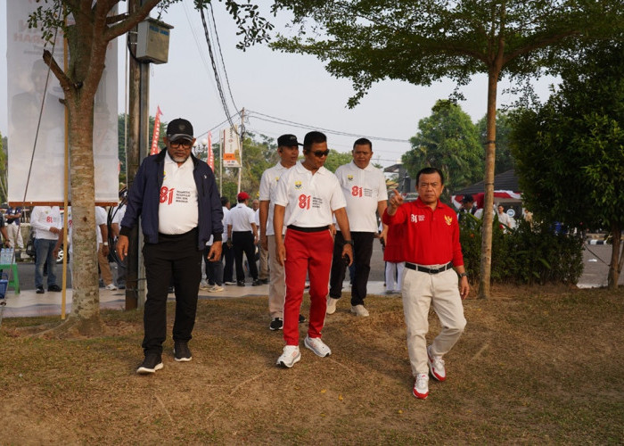 Momen HUT ke-81 RI! Danrem 042/Gapu Ikuti Jalan Sehat di Lapangan Garuda
