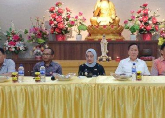 Sri Purwaningsih Silaturahmi ke Pemuka Agama Buddha dan Konghucu