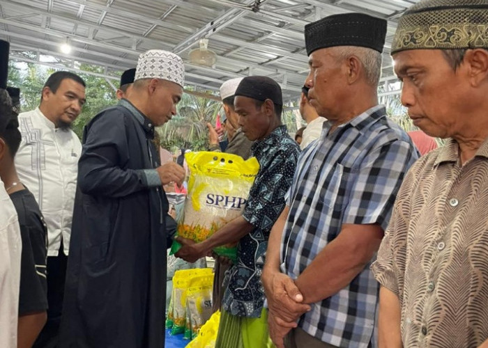 PTPN IV Regional IV Ibadah dan Kerja Sambil Santuni Fakir Miskin 