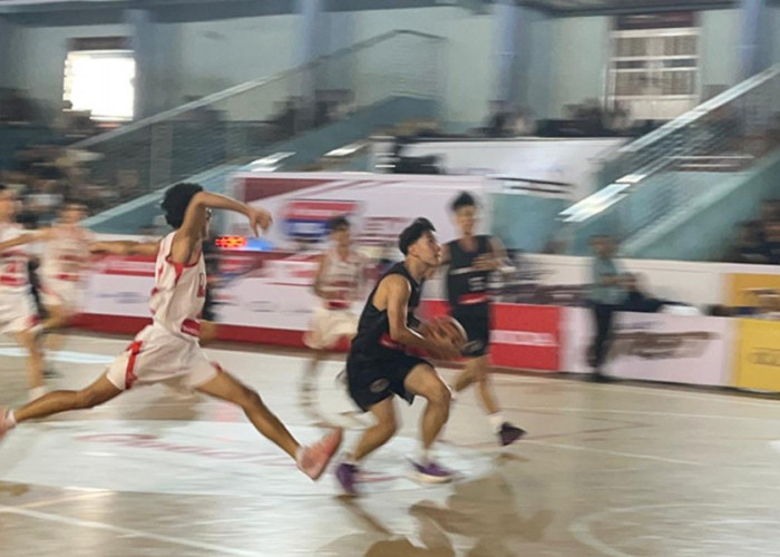 Tertinggal di Awal, Menggila di Akhir! Juara Bertahan SMA Bina Kasih Bangkit dan Gilas SMAN 5 Jambi 43–23