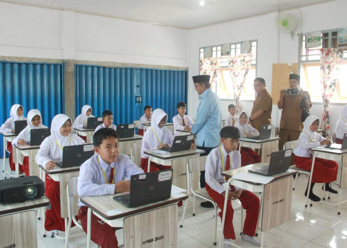 Bupati Anwar Sadat Pastikan Pelaksanaan Tes Akademik SD Berjalan Lancar