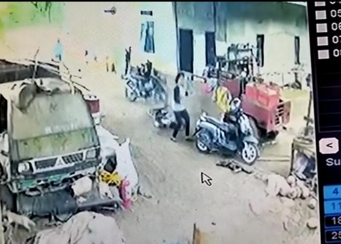 Aksi Maling Sepeda Motor di Tanjab Timur Terekam CCTV