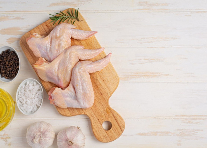 9 Tips Efektif Menyimpan Daging Ayam di Kulkas Agar Awet