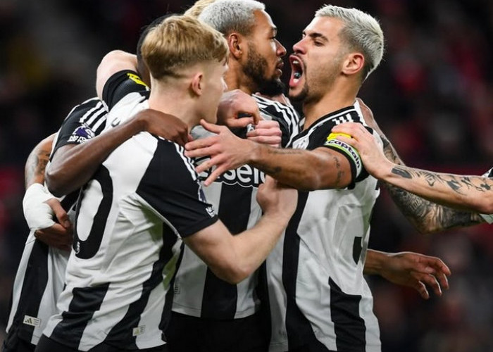 Manchester United Terpuruk Lagi: Newcastle Menang Telak 2-0 di Old Trafford