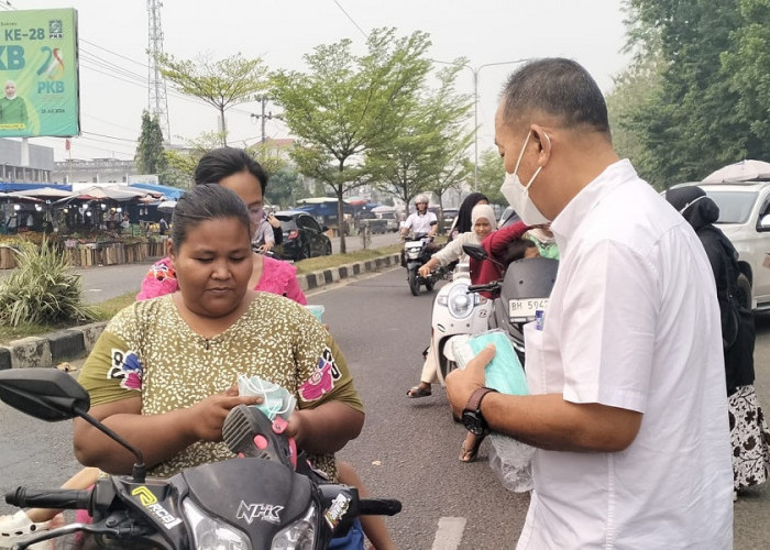 Antisipasi Bahaya Kabut Asap, Dinkes Bungo Bagikan 2.000 Masker Gratis kepada Masyarakat