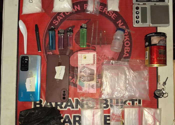 Digerebek Polisi! Dua Pria di Tanjab Barat Kedapatan Simpan 200 Gram Sabu, Modusnya Disembunyikan dalam Karung