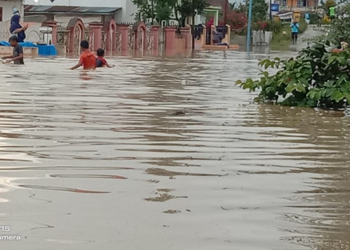 Air Sungai Batang Merao Meluap, Ratusan Rumah Warga di Kerinci Terendam Banjir 