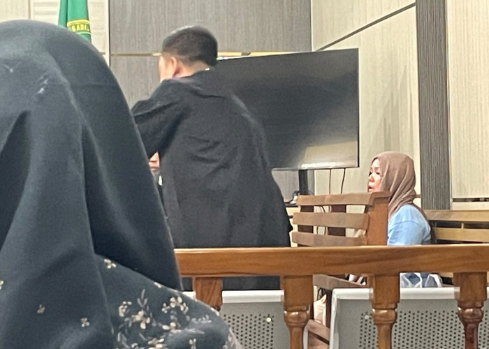 Helen Hadirkan Suami Sebagai Saksi Meringankan : Kami Sudah Kaya Sejak Lahir