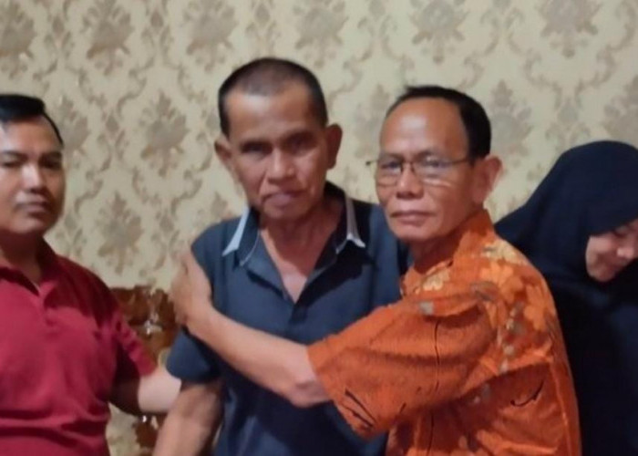 Bentuk Kepedulian dan Solidaritas, Ketua PWI Provinsi Jambi Riduan Agus Kunjungi 3 Anggotanya yang Sakit 