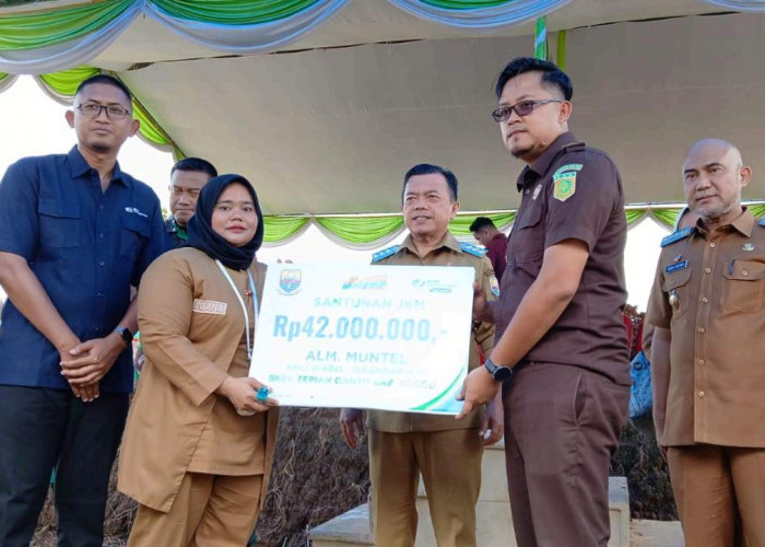 Gubernur Jambi dan BPJS Ketenagakerjaan Muara Bungo Serahkan Santunan JKM ketiga Ahli Waris 