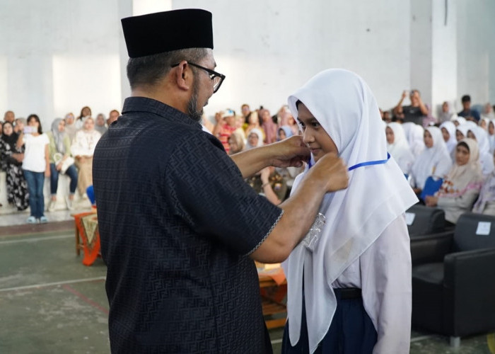 Sekda Provinsi Sudirman Harap Siswa SMAN Titian Teras Menjadi Generasi Unggul dan Berkualitas