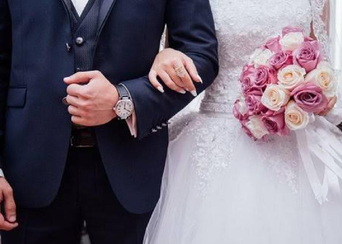 4 Tips Foto Pernikahan Bagus Meskipun Menggunakan Tenda