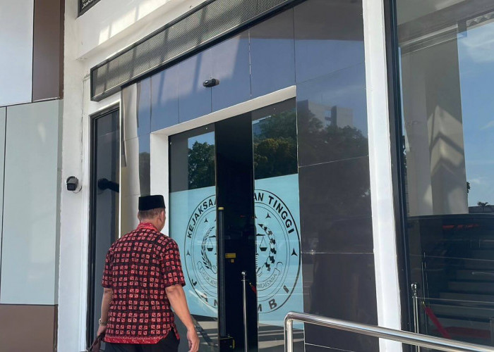 BREAKING NEWS: Mantan Sekda Provinsi Jambi M Dianto Diperiksa Kejati Jambi