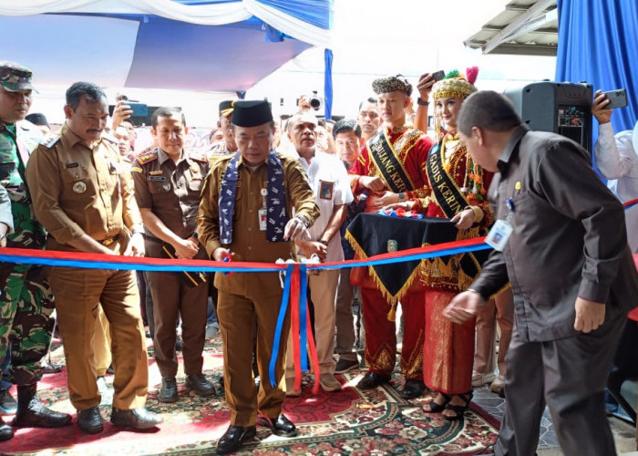 Gubernur Jambi Al Haris Resmikan Toko TPID di Pasar Siulak Kerinci, Upaya Kendalikan Harga Pangan