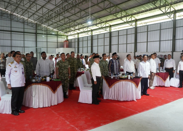 Danrem 042/Gapu Saksikan Momen Bersejarah Peresmian Koperasi Merah Putih
