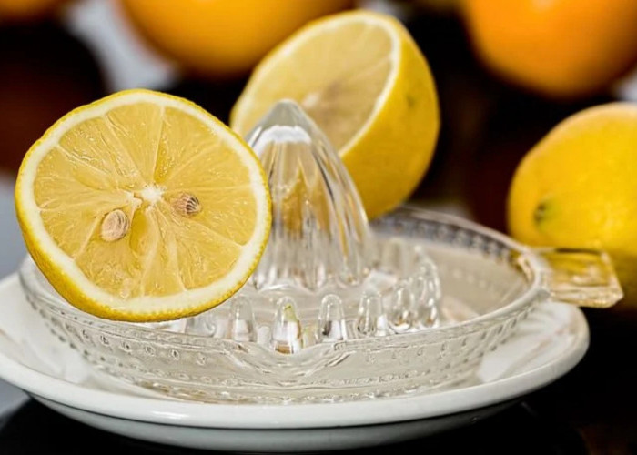 3 Manfaat Minum Air Lemon untuk Kesehatan, Gak Cuma Turunkan Berat Badan