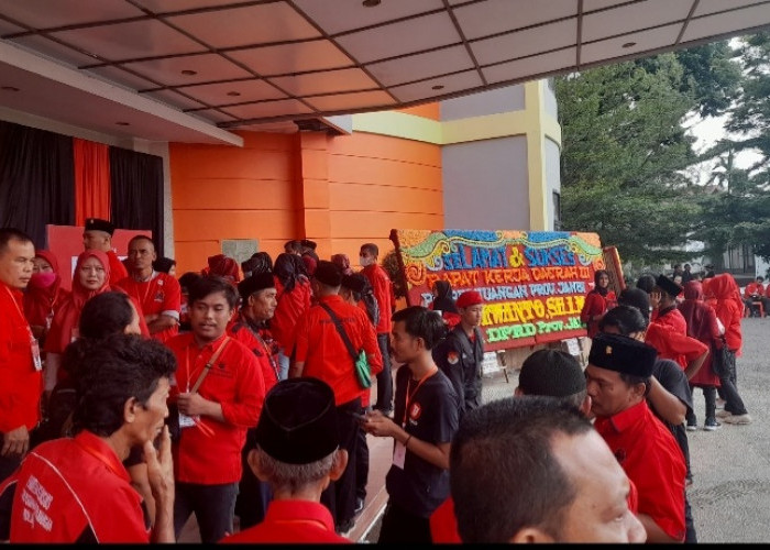 Sejak Pagi, Ribuan Kader PDIP Provinsi Jambi Padati Gedung RCC Kota Jambi