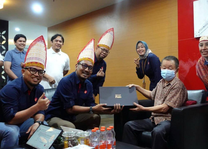 Management Area Sumatera Hadir Melayani Langsung Pelanggan di Hari Pelanggan Nasional