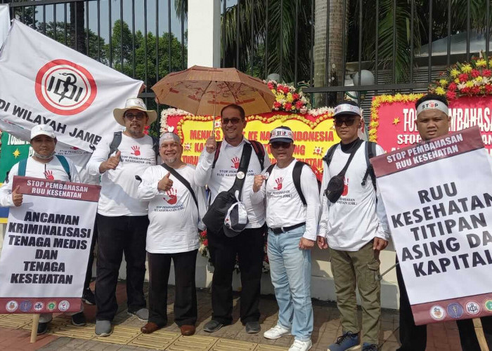 Kawal RUU Kesehatan, IDI Jambi Bergabung Dalam Demo di DPR RI