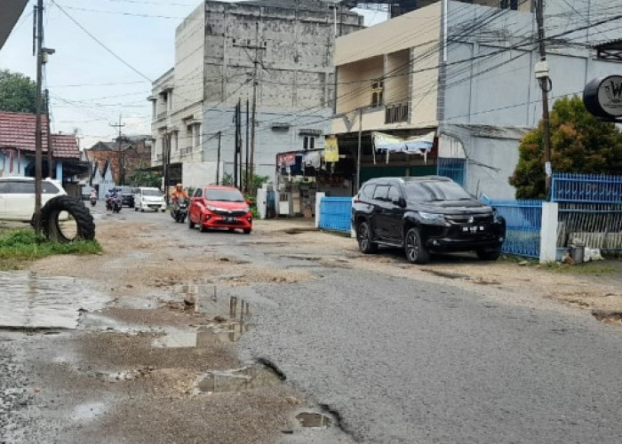 Perbaikan Jalan Rusak di Tambak Sari Kota Jambi, Dinas PUPR Sebut Lagi Proses Tender