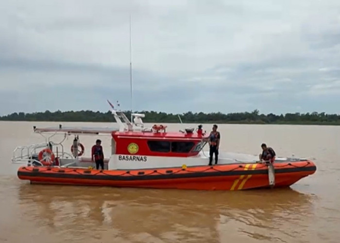 Tragedi di Perairan Jambi! Kapal Angkut 40 Ton Sawit Tenggelam di Simbur Naik, 3 ABK Hilang Tanpa Jejak