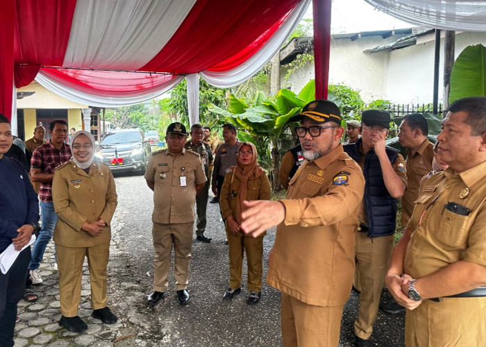 Sekretaris Daerah Jambi, Sudirman Bersama Walikota Cek Persiapan Tempat Pemungutan Suara di Kota Jambi