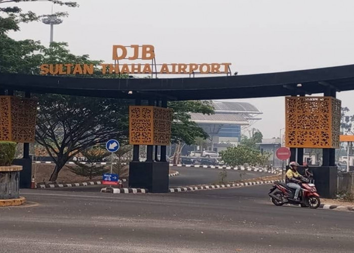 Jarak Pandang Sempat Anjlok 600 Meter, Kabut Asap Jambi Ganggu 8 Penerbangan di Bandara Sultan Thaha
