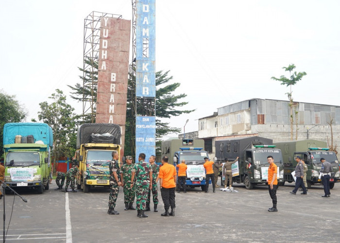 Danrem 042/Gapu Lepas Bantuan Sosial untuk Korban Bencana Sumatera Barat