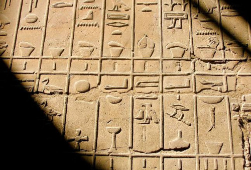 Arkeolog Temukan Peti Berisi Mumi dan Harta Karun Mesir Kuno
