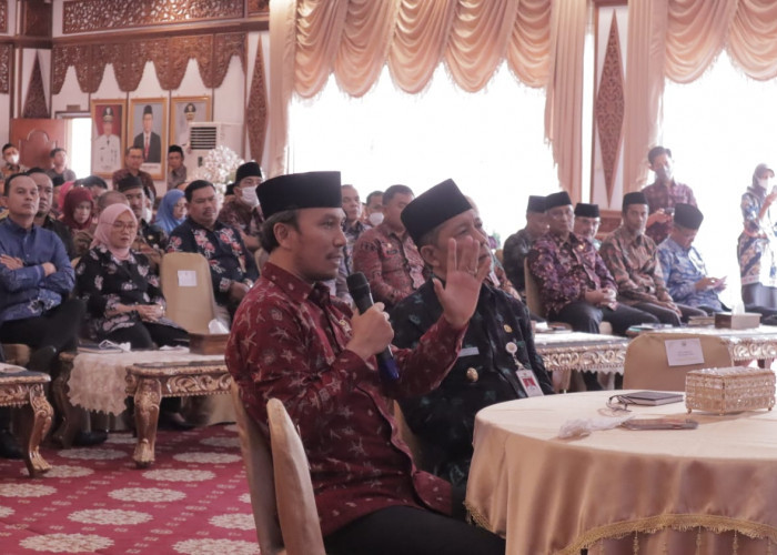 Ketua DPRD Provinsi Jambi Edi Purwanto Minta Kementerian Cermati Upah Honorer 