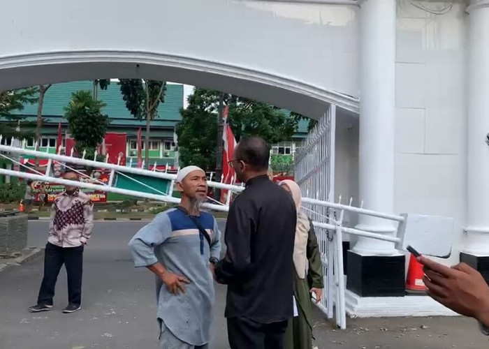 Dugaan Penipuan, Kemenhaj Periksa Korban dan Pemilik Travel Umroh di Kejati Jambi, Sempat Terjadi Keributan 