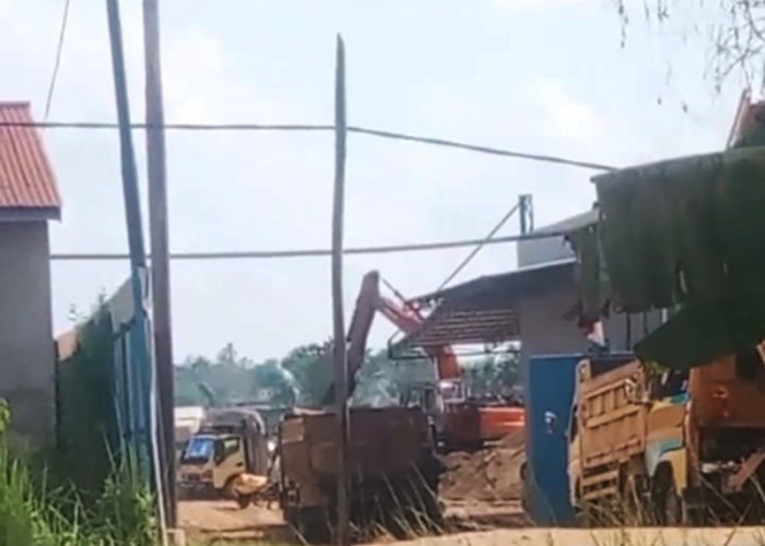 Kok Bisa? Ada Stockpile Pasir di Tengah Pemukiman Warga di Kabupaten Muaro Jambi