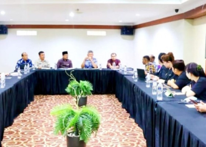 Bupati Tanjab Barat Lakukan Pertemuan dengan Beberapa Investor di Kota Batam