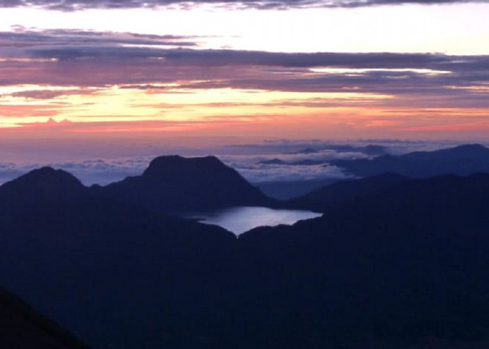  5 Wisata Alam Jambi yang Paling Eksotis, Ada Danau Vulkanik hingga Gunung Tertinggi Sumatra