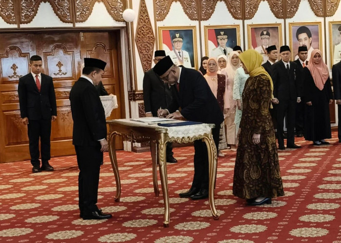 Dilantik oleh Gubernur, Sudirman Resmi Jabat Komisaris Utama Bank Jambi Periode 2026–2030