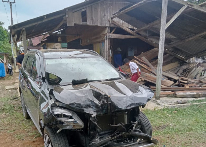 BREAKING NEWS: Mobil Komisioner KPU Tebo Kecelakaan di Rimbo Bujang, Begini Kondisinya