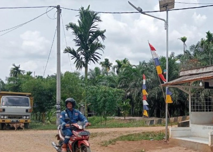 Lampu Penerangan Bantuan SKK Migas PetroChina di Blok E Kelurahan Pandan Jaya Memberikan Banyak Manfaat