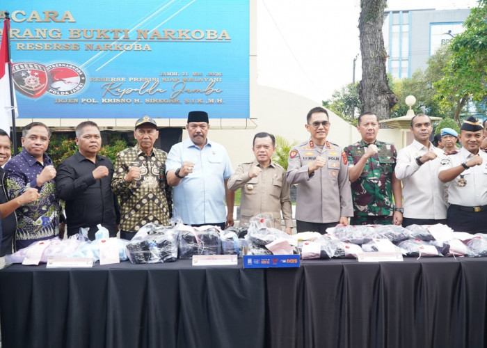 Al Haris Hadiri Pemusnahan 20 Kg Sabu, Sebut Tidak Boleh Ada Ruang untuk Narkoba di Jambi