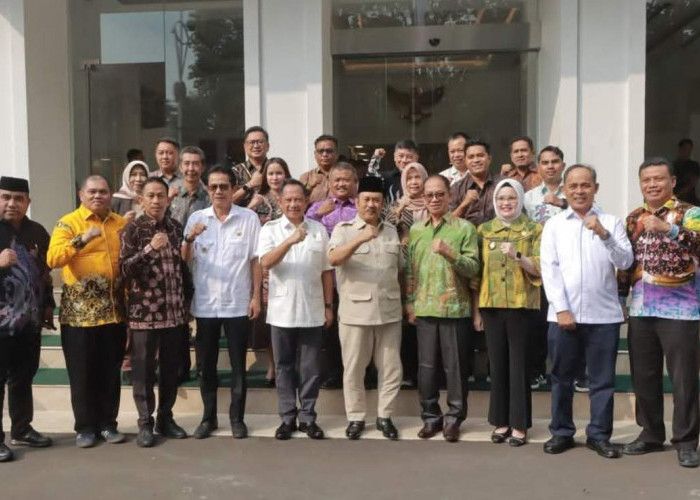 Wakil Bupati Tanjab Barat Audiensi dengan Menteri Bappenas Dorong Penguatan Komoditas Kelapa