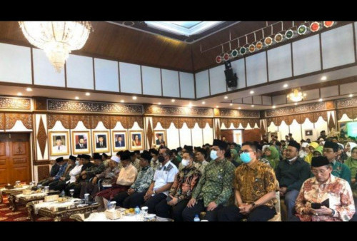 Wakili Edi Purwanto, Anggota DPRD Provinsi Jambi Kemas Al-Farabi Hadiri Pelantikan 12 Lembaga Banom NU