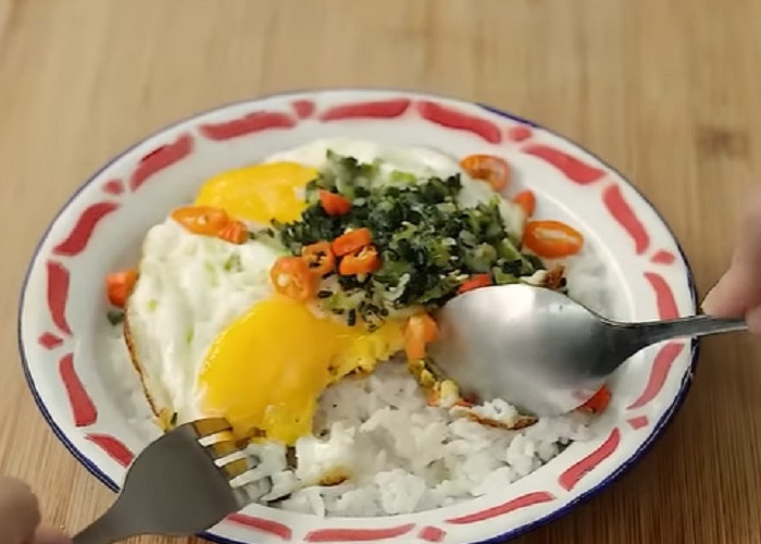 Resep Nasi Telur Ceplok Ala Chef Devina Hermawan, Masakan Simple Cocok untuk Menu Sahur Anak Kost
