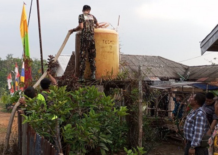 2 Unit Mobil Water Canon Brimob Polda Jambi Diturunkan, Bantu Salurkan Air Bersih ke Warga Desa Sebapo