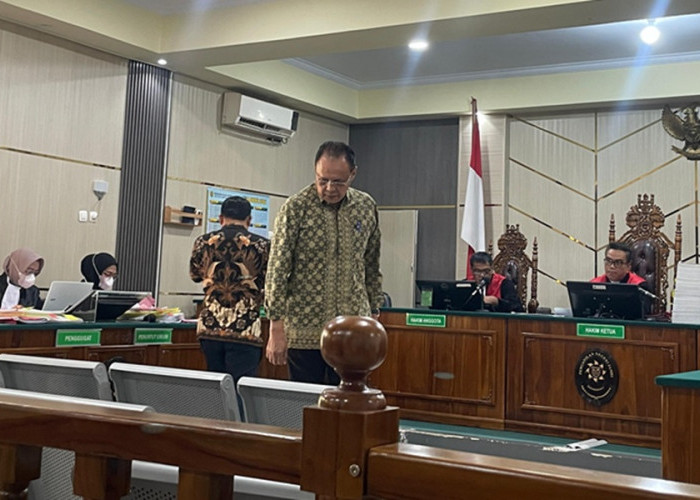 Fakta Sidang! Eks Kadisdik Jambi Akui Terima Transfer dari Terdakwa, Bantah Terima Koper Rp1 Miliar
