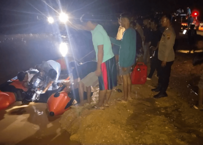 Perahu Ketek Terbalik di Arus Deras Sungai Batang Limun, Satu Warga Sarolangun Masih Hilang